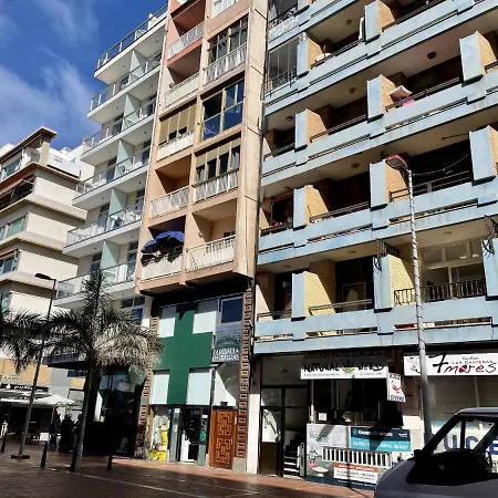 Apartment Homeforguest Listen To The Waves By Las Canteras *