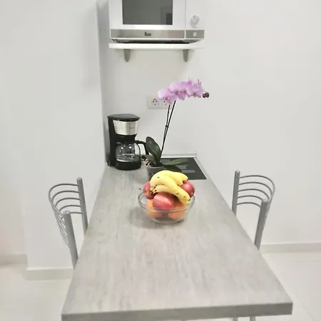 Homeforguest Listen To The Waves By Canteras